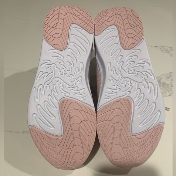 Puma sneakers - pale pink, NWT Sz 7.5 - Picture 3 of 6